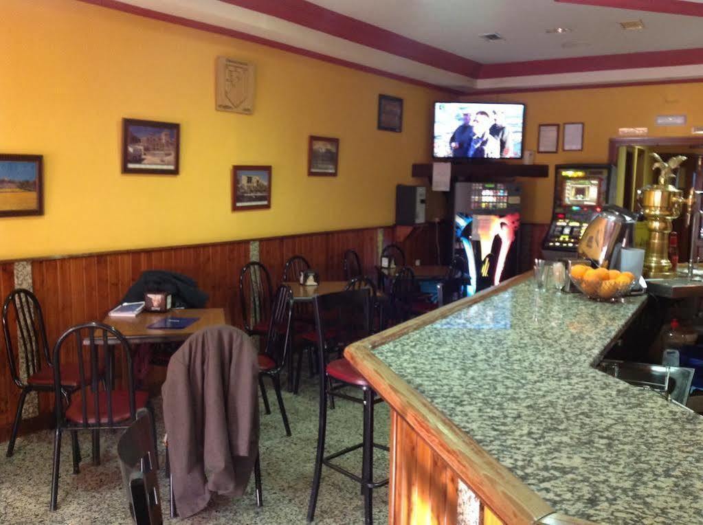 Hostal Julio Трухильо Экстерьер фото